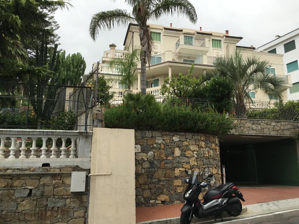 Villa Emma Ospedaletti Luaran gambar