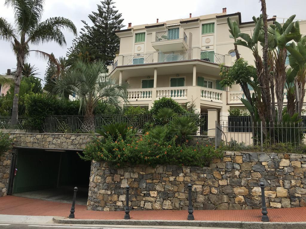 Villa Emma Ospedaletti Luaran gambar
